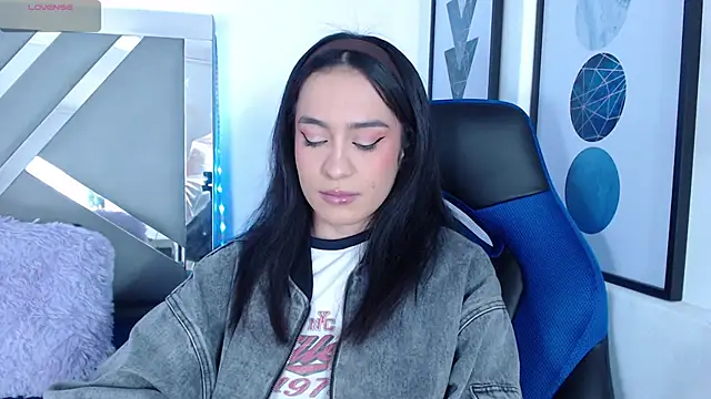 Snapshot of ZaraDames_ chatting on 02-26-25, 04:19 ZaraDames online show from 02-26-25, 04:19