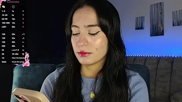 Snapshot of ZaraDames_ chatting on 11-18-25, 02:59 ZaraDames online show from 11-18-25, 02:59