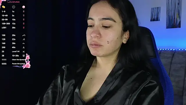 Snapshot of ZaraDames_ chatting on 12-18-25, 04:28 ZaraDames online show from 12-18-25, 04:28