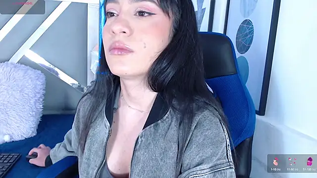 Snapshot of ZaraDames_ chatting on 02-25-25, 04:14 ZaraDames online show from 02-25-25, 04:14