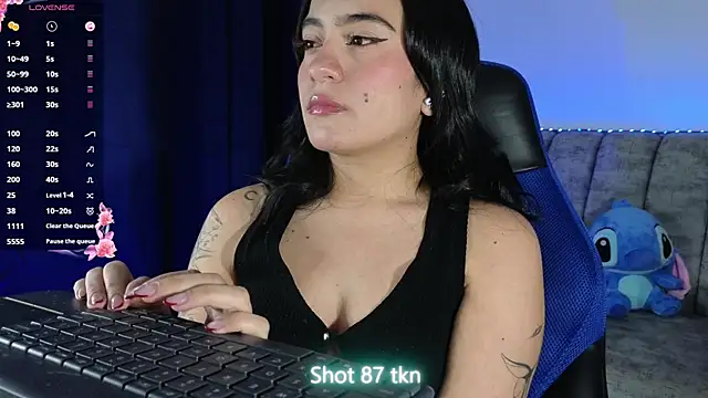 Snapshot of ZaraDames_ chatting on 07-17-26, 06:10 ZaraDames online show from 07-17-26, 06:10