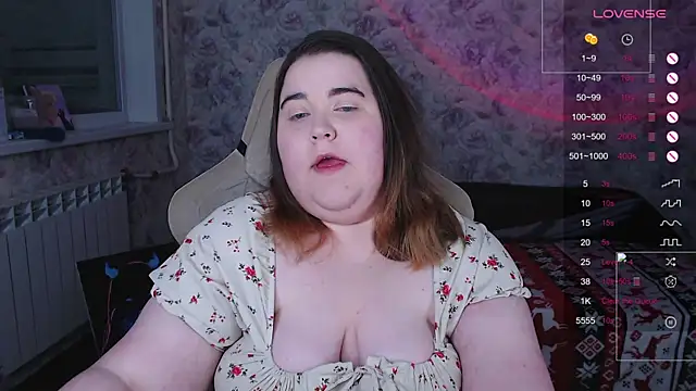 Estelle Hicks online show from 11-26-25, 06:19