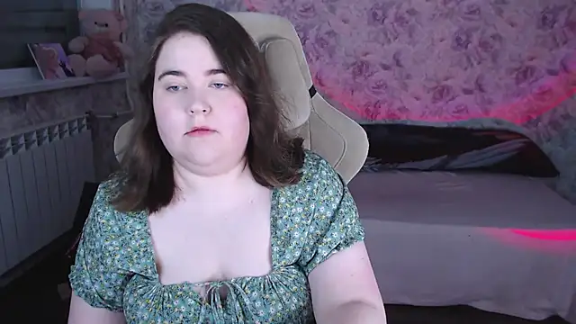Estelle Hicks online show from 05-08-26, 06:56