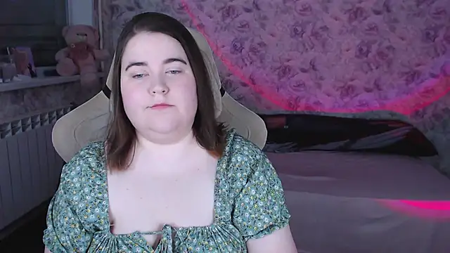 Estelle Hicks online show from 03-23-26, 06:08