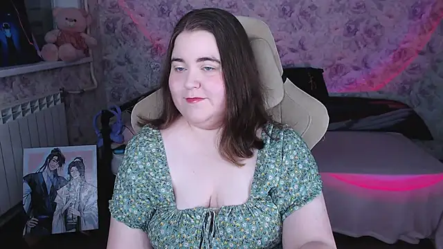 Snapshot of Estelle_Hicks chatting on 06-14-26, 07:26 Estelle Hicks online show from 06-14-26, 07:26