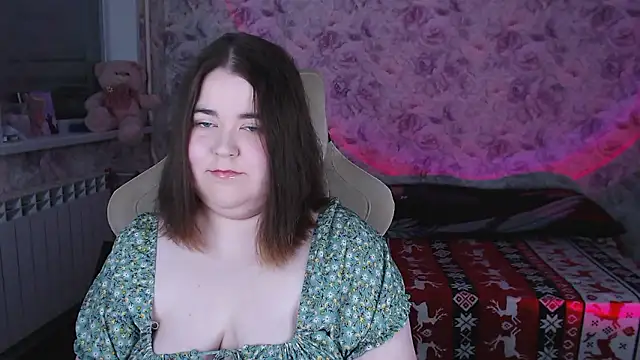 Estelle Hicks online show from 03-09-26, 06:44