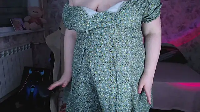 Estelle Hicks online show from 05-03-26, 06:55