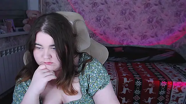 Estelle Hicks online show from 02-24-26, 06:31