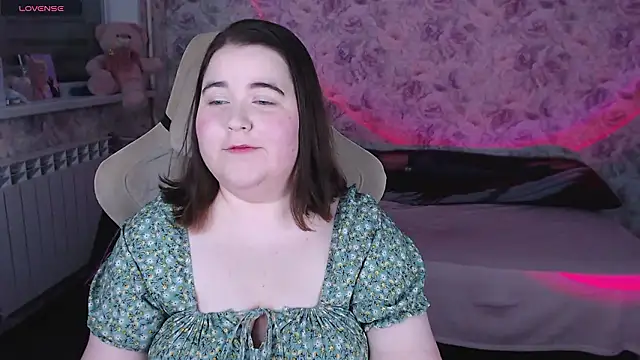 Estelle Hicks online show from 03-20-26, 06:42