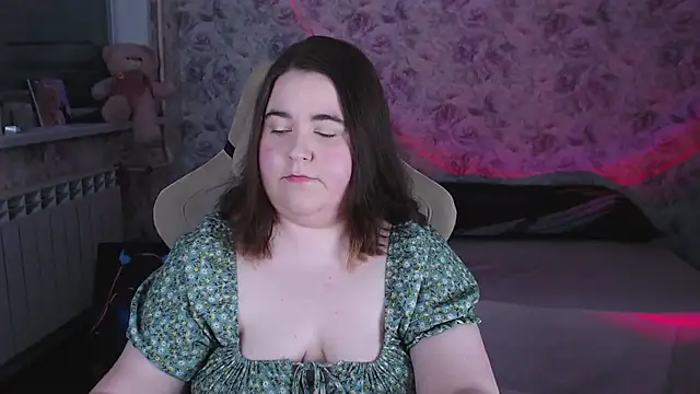 Estelle Hicks online show from 04-14-26, 06:46