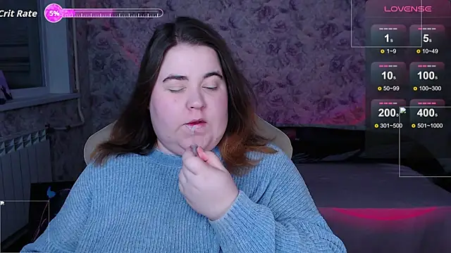 Estelle Hicks online show from 10-21-25, 06:18