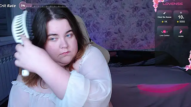 Estelle Hicks online show from 10-02-25, 06:22