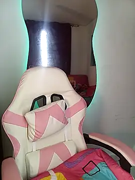 Snapshot of LittleEmmaa chatting on 02-01-26, 08:56 LittleEmmaa online show from 02-01-26, 08:56