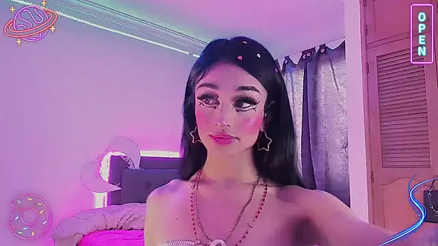 Snapshot of LittleEmmaa chatting on 12-01-24, 04:34 LittleEmmaa online show from 12-01-24, 04:34