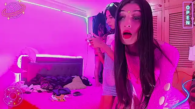 Snapshot of LittleEmmaa chatting on 12-03-24, 06:21 LittleEmmaa online show from 12-03-24, 06:21