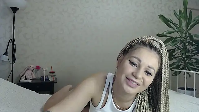 ShyEvaa online show from 10-27-25, 05:19