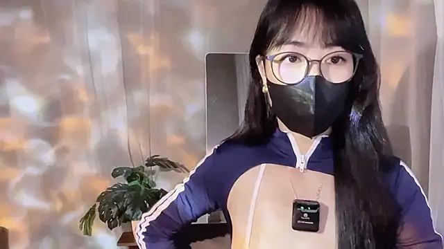  minji bae online show from 10-01-25, 05:39