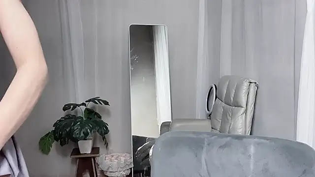  minji bae online show from 10-08-25, 05:57