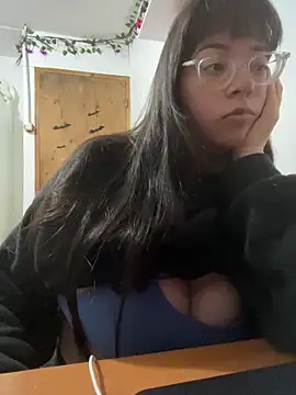 indiegirl666 online show from 12-20-25, 02:47