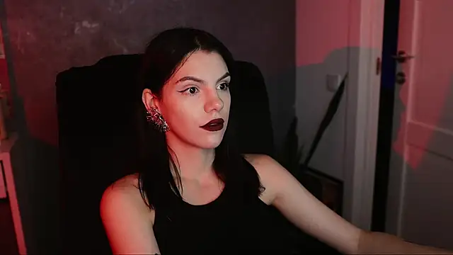 Snapshot of mistress__rochelle chatting on 12-01-24, 04:34 mistress rochelle online show from 12-01-24, 04:34