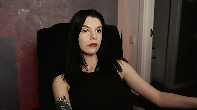 Snapshot of mistress__rochelle chatting on 02-25-25, 06:55 mistress rochelle online show from 02-25-25, 06:55