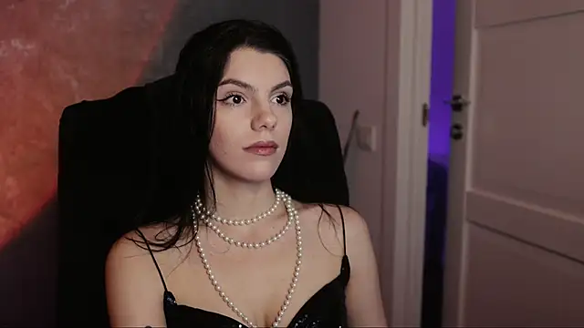 Snapshot of mistress__rochelle chatting on 03-14-25, 11:00 mistress rochelle online show from 03-14-25, 11:00