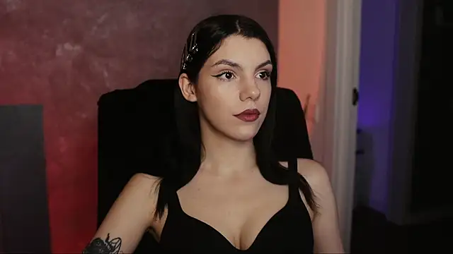 Snapshot of mistress__rochelle chatting on 03-22-25, 11:09 mistress rochelle online show from 03-22-25, 11:09