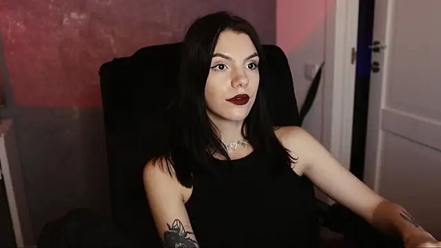 Snapshot of mistress__rochelle chatting on 12-07-24, 03:14 mistress rochelle online show from 12-07-24, 03:14