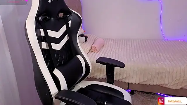 Victoryyy  online show from 12-19-25, 10:12