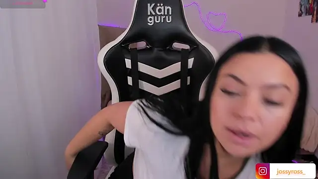 Victoryyy  online show from 10-20-25, 03:34