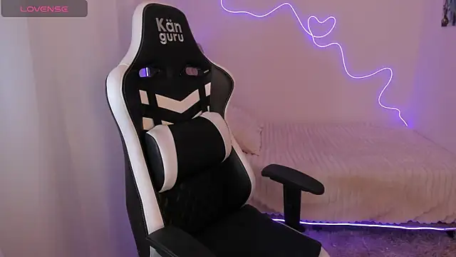 Victoryyy  online show from 09-15-25, 08:53