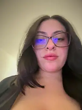 Snapshot of KatteWise chatting on 07-02-26, 04:02 KatteWise online show from 07-02-26, 04:02