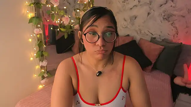 Snapshot of Bella_desi_ chatting on 06-11-26, 03:09 Bella desi online show from 06-11-26, 03:09