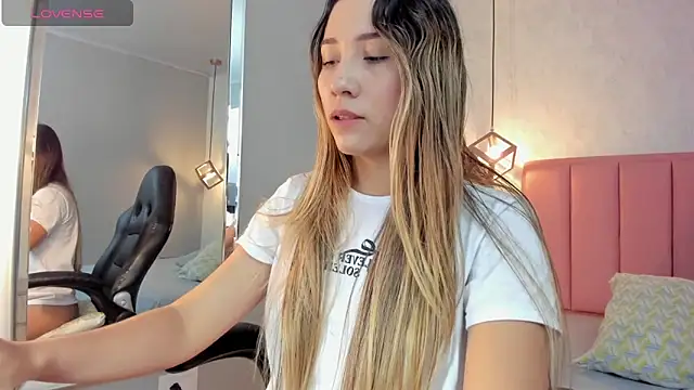 SUNNYCYRUS online show from 04-29-26, 12:53