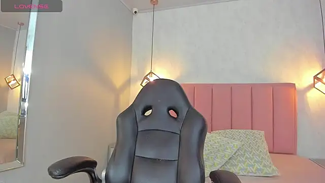 SUNNYCYRUS online show from 03-10-26, 12:42