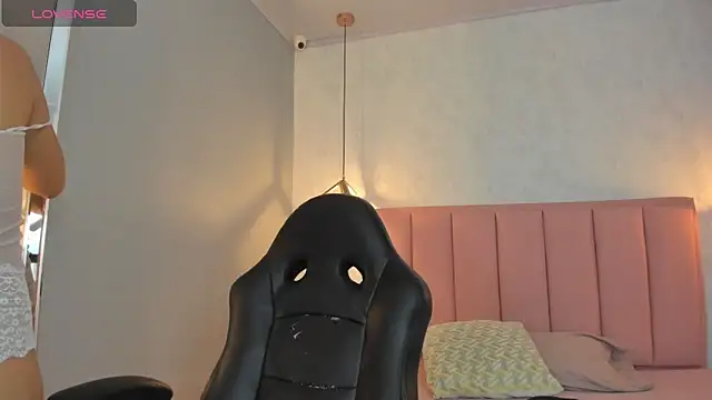 SUNNYCYRUS online show from 06-01-26, 12:49