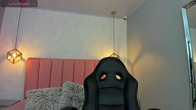 SUNNYCYRUS online show from 10-02-25, 12:30