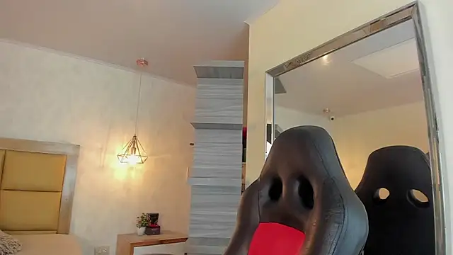 SUNNYCYRUS online show from 04-18-26, 01:02