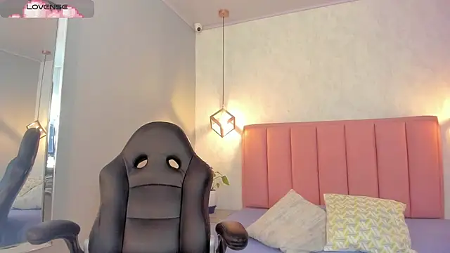 SUNNYCYRUS online show from 11-06-25, 12:31