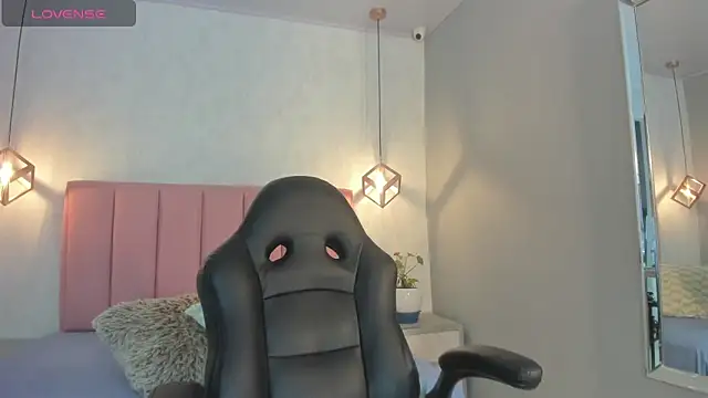 SUNNYCYRUS online show from 11-07-25, 12:31