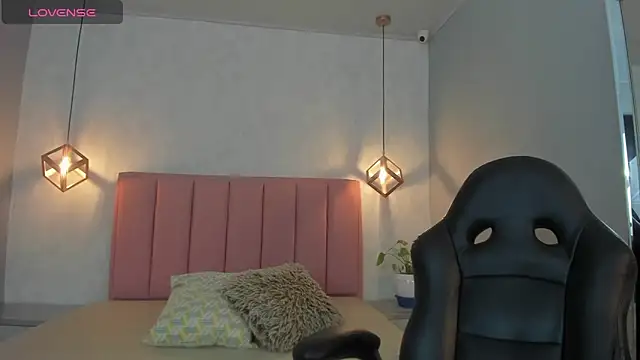 SUNNYCYRUS online show from 11-11-25, 12:33