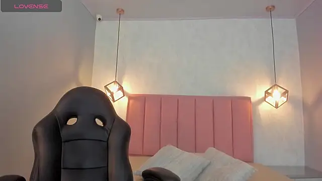 SUNNYCYRUS online show from 10-29-25, 12:26