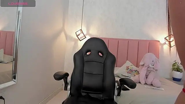 SUNNYCYRUS online show from 02-26-25, 07:53