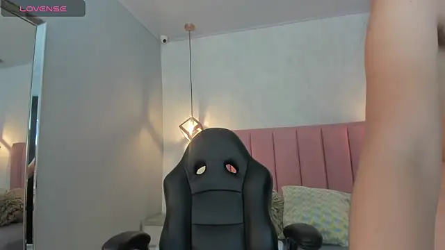 SUNNYCYRUS online show from 11-10-25, 12:32