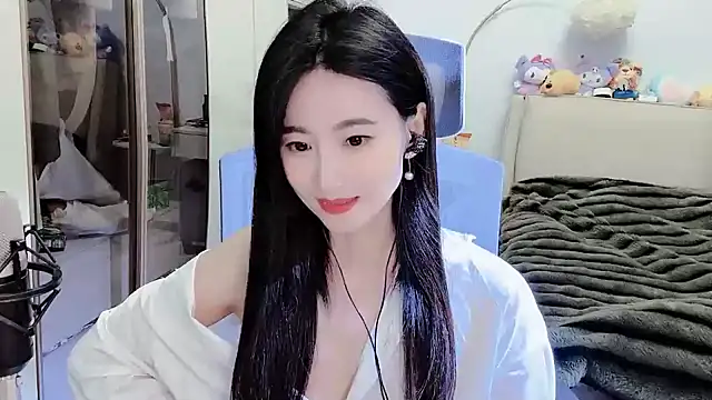 Snapshot of FeiFei-babe chatting on 02-23-25, 04:46 FeiFei-babe online show from 02-23-25, 04:46
