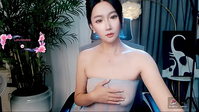 Snapshot of FeiFei-babe chatting on 09-19-25, 07:34 FeiFei-babe online show from 09-19-25, 07:34