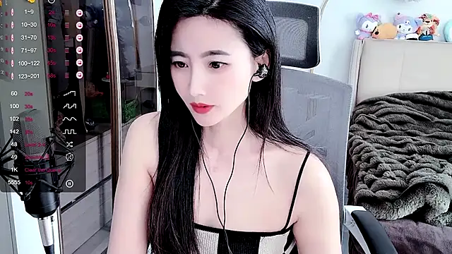 Snapshot of FeiFei-babe chatting on 02-26-25, 07:45 FeiFei-babe online show from 02-26-25, 07:45
