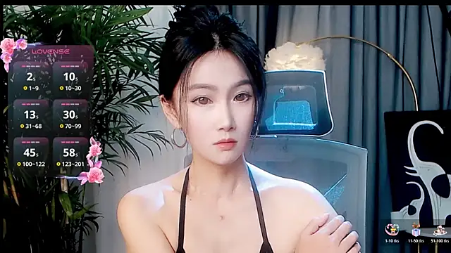 Snapshot of FeiFei-babe chatting on 10-18-25, 08:33 FeiFei-babe online show from 10-18-25, 08:33