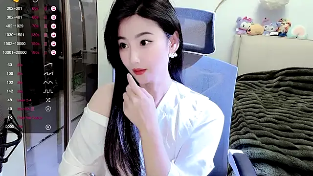 Snapshot of FeiFei-babe chatting on 03-04-25, 05:56 FeiFei-babe online show from 03-04-25, 05:56