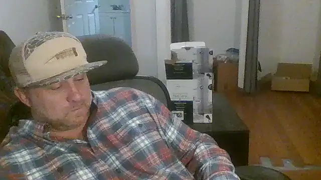 Snapshot of poundyouout69 chatting on 12-22-25, 04:40 poundyouout69 online show from 12-22-25, 04:40